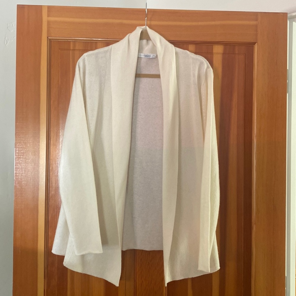 Cream / Off White Cashmere Sweater.